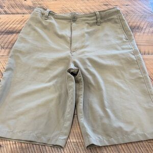 Boys Under Armour Youth XL Classic Khaki Stretch Golf Shorts